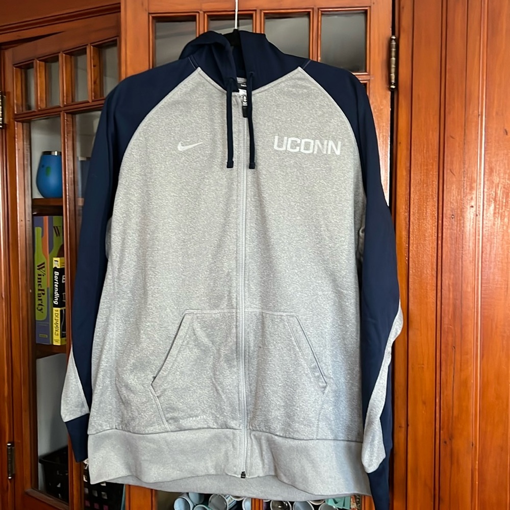 UConn zip up